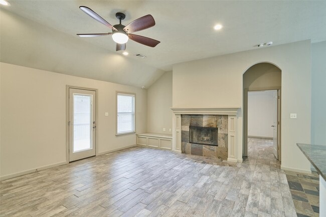 Photo - 13613 Vail Dr