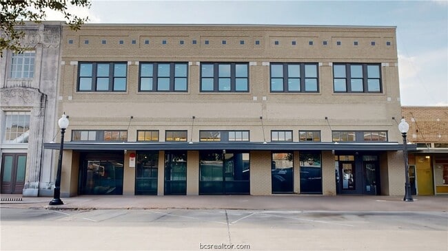 Building Photo - 206 N Main St Unit 126