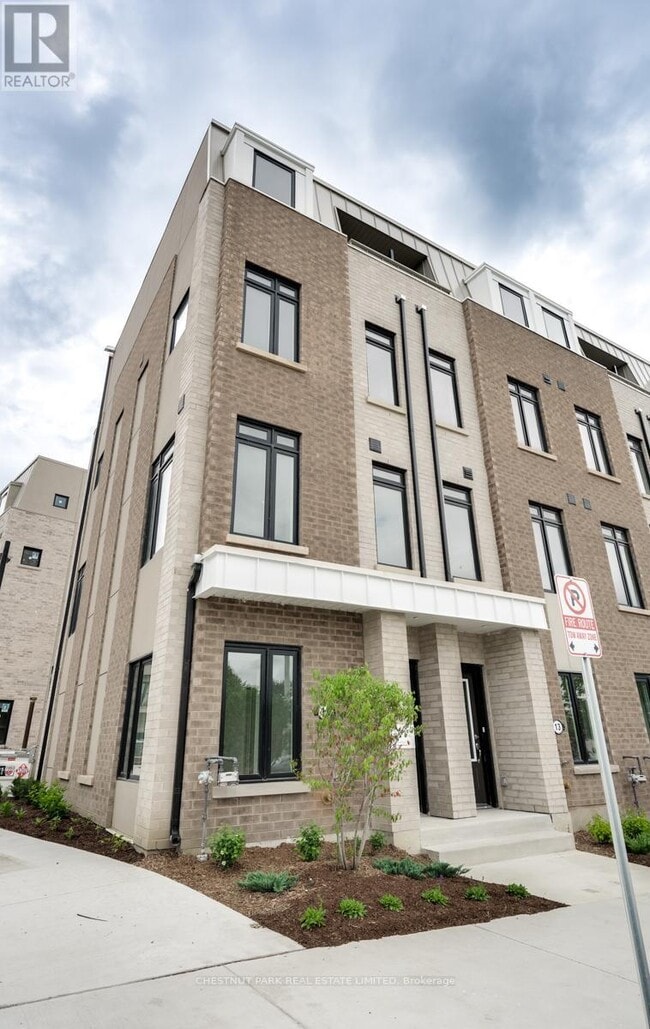 Photo - 15 Case Ootes Dr