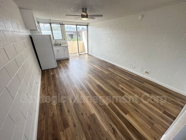 Building Photo - 82 Kihapai St Unit 304