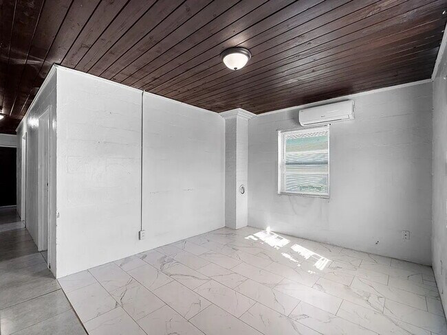 Photo - Move-In Special - Updated 2BR w/Washer/Dryer + $0 Deposit Unit 8B