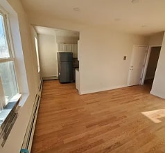 Images are representative samples of the advertised unit. Actual units shown during tours may differ - 30 Greenwich St Unit 9