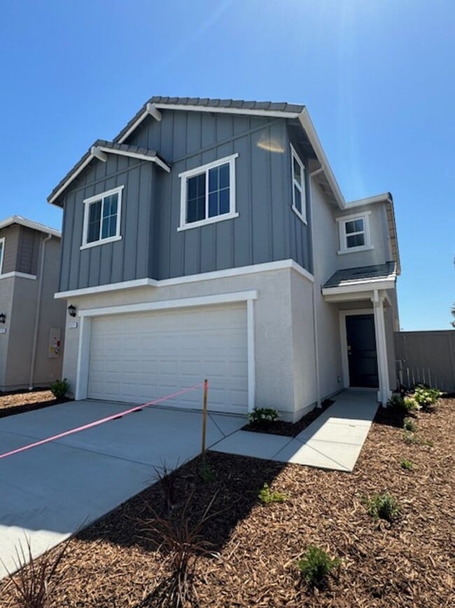 BRAND NEW 4 BEDROOM, 2.5 BATHS, 2 CAR GARA... - BRAND NEW 4 BEDROOM, 2.5 BATHS, 2 CAR GARA... House