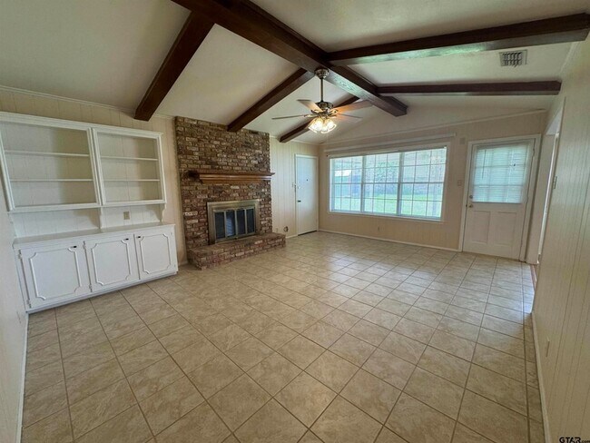 Photo - 1311 Larkspur Ln