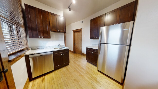 Photo - 3767 N Lakewood Ave Unit 2
