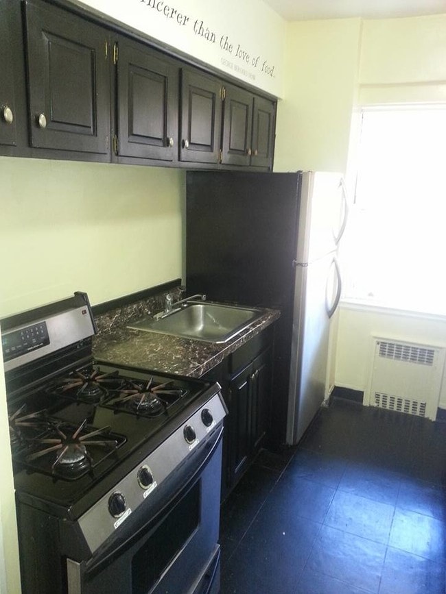 Photo - 232 Farmington Ave Unit B7