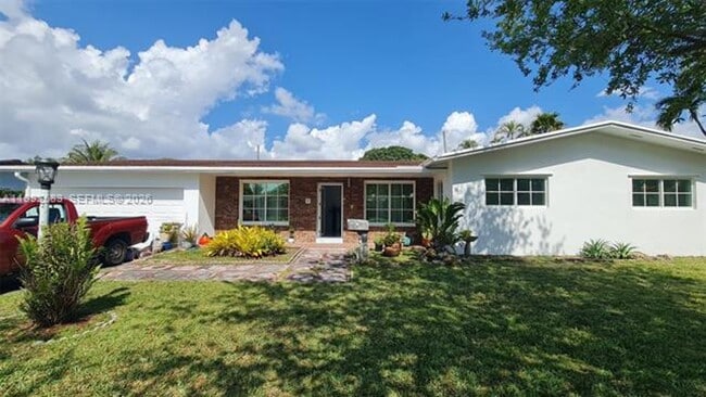 Building Photo - 6130 SW 64th Ave