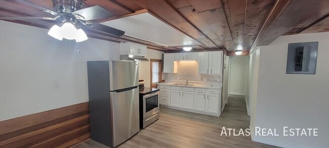 Photo - 517 S 81 St