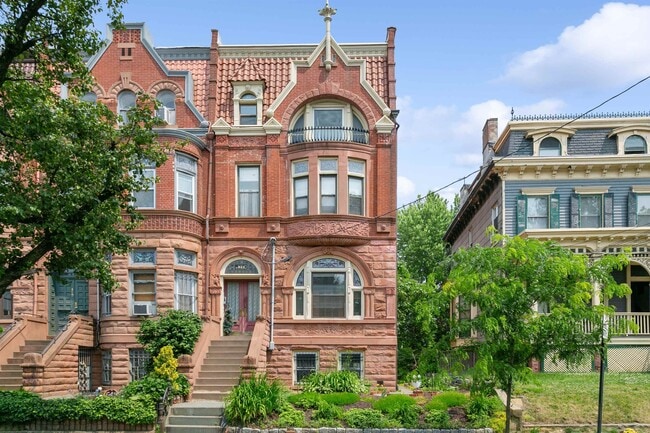 Building Photo - 110 Summit Ave Unit G