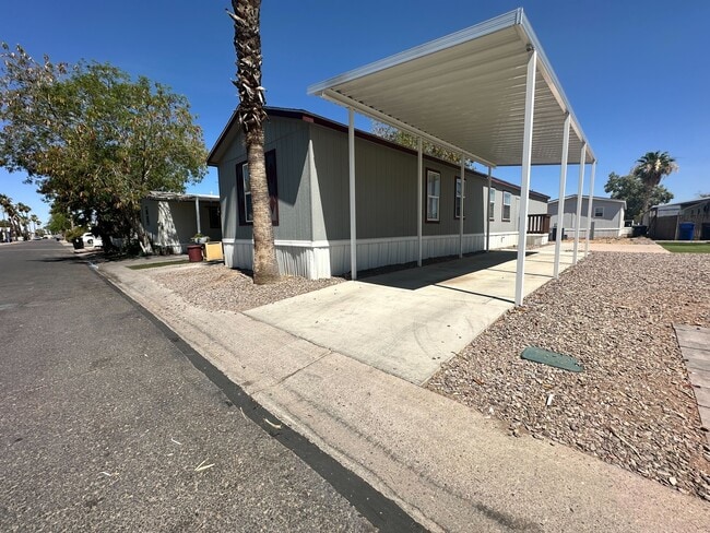 Photo - 2060 N Center St