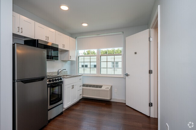 Studio - 600SF - Kitchen