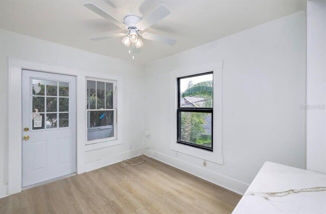 Photo - 622 7th Ave N