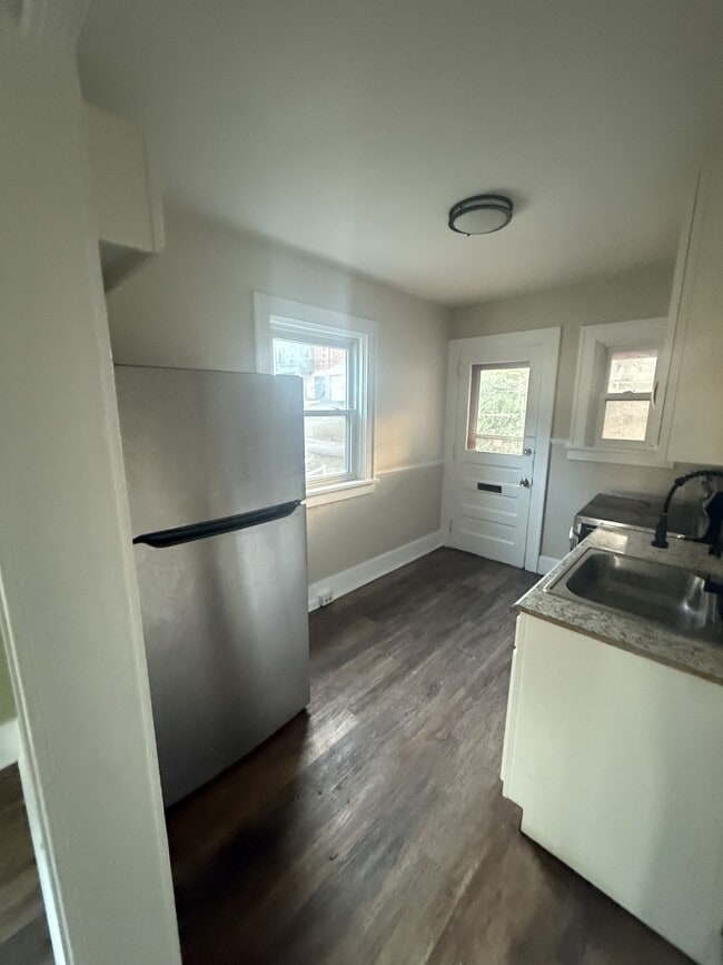 Photo - 2900 Clermont Ave