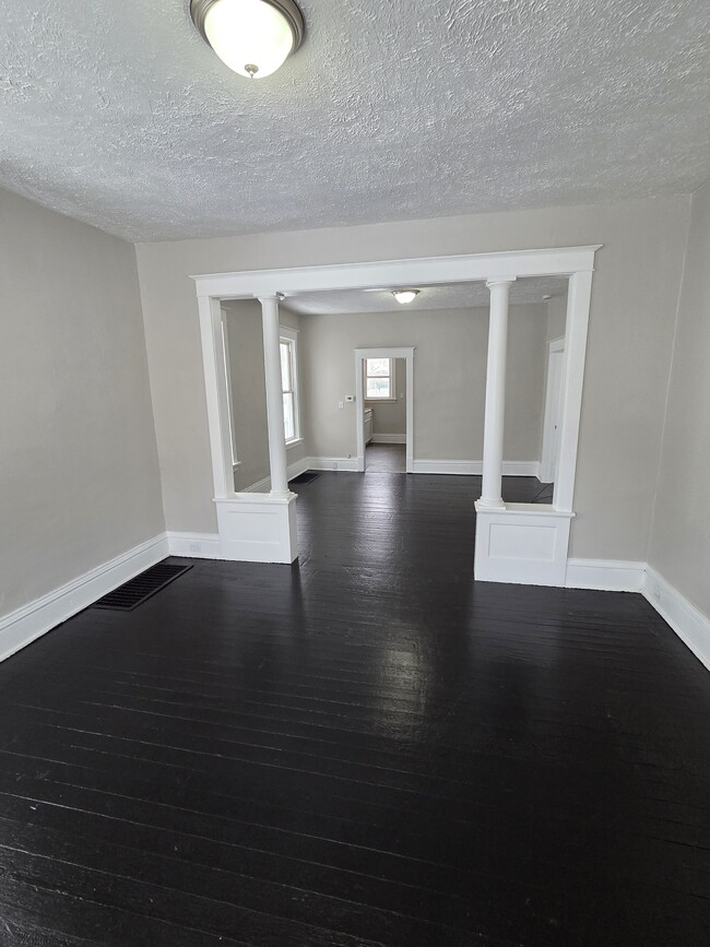 Photo - 295 Mason Ave