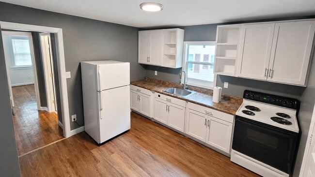 Photo - 1401 Oak St
