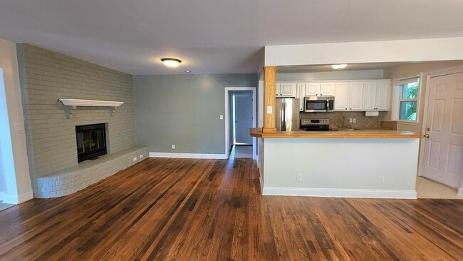 Photo - 206 Berry Rd