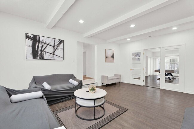 Photo - 3BD ROOM RANCH - PRIVATE LOT - FURNISHED - BLOOMFIELD HILLS