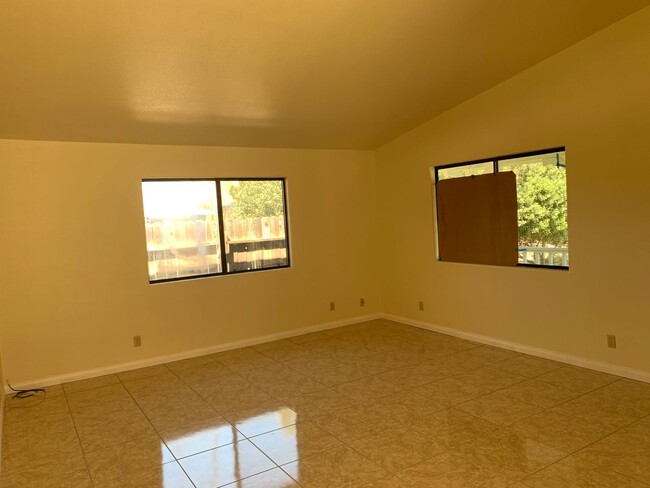 Photo - Nice 3 bedroom home in shandon on unpaved road