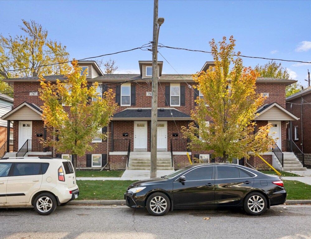 Photo - 717 St Antoine St