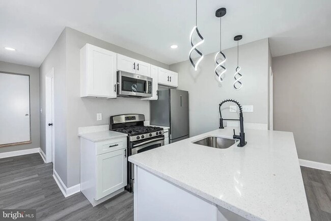 Photo - 3300 Ravenwood Ave Unit 3300 Ravenwood Ave 1