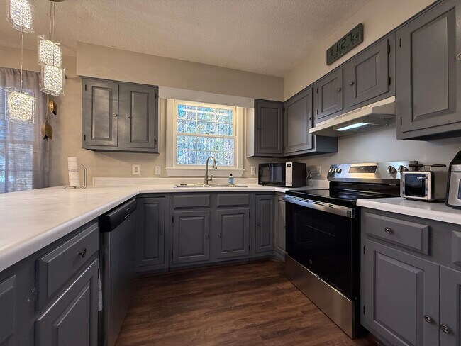 Photo - 505 Westbrook Dr