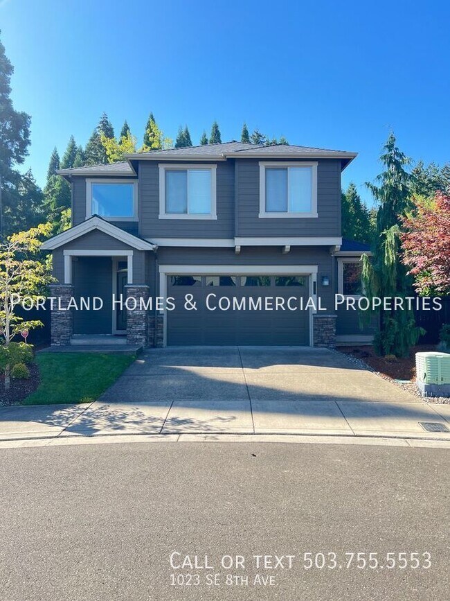 Large and Beautiful 3 Bedroom Home - Large and Beautiful 3 Bedroom Home
