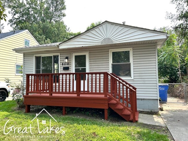 Building Photo - Charming 3 Bedroom 1 Bathroom now availabl... Rental