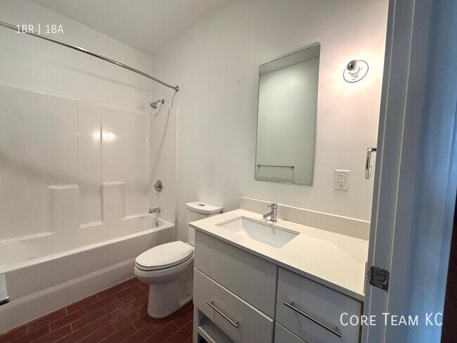 Photo - 1180 E 30th St Unidad 238