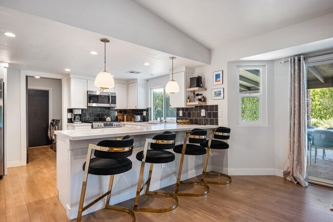 Photo - 2241 N San Gorgonio Rd