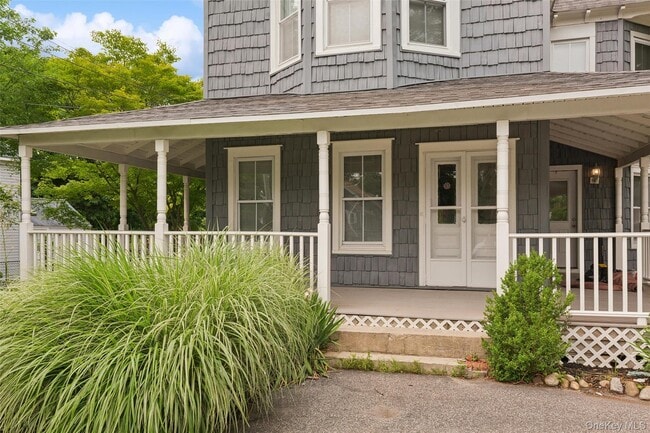 Photo - 376 Montauk Hwy