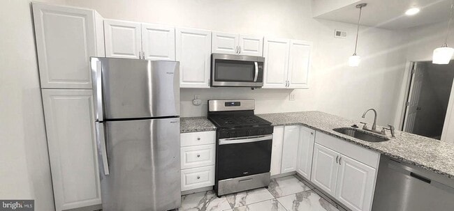 Photo - 423 N 52nd St