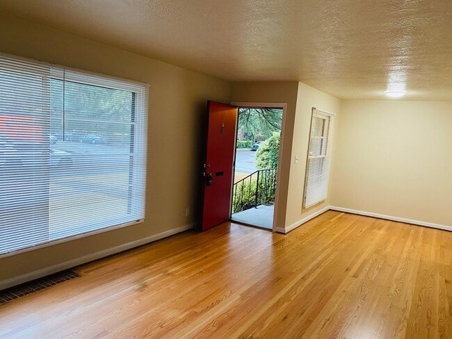 Photo - Inner SE Cool and Comfort Unit 4209