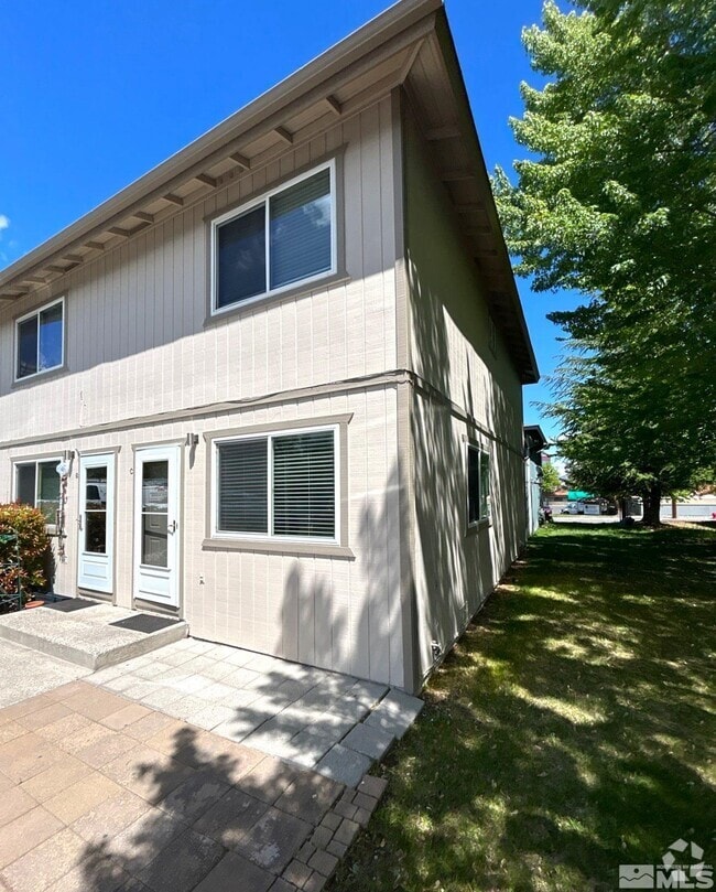 Building Photo - 3673 Grant Dr Unit C Rental
