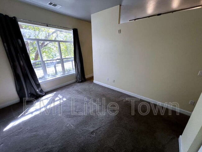 Photo - 5677 S Park Pl Unidad 104D