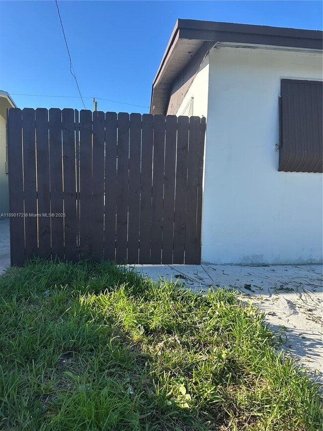 Building Photo - 7820 NW 175th St Unit #2
