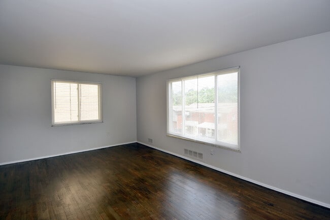 Refinished original hardwood flooring throughout - 3152 Glendale Ave Unit 1
