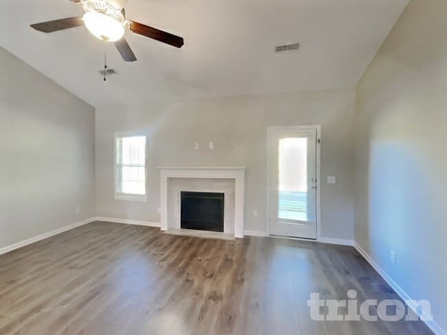 Photo - 825 Ellyson Dr