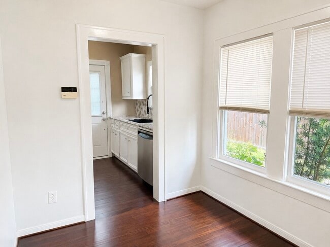 Photo - 4109 De George St