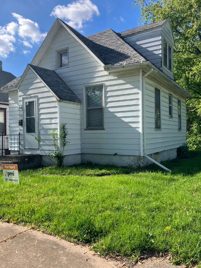 Building Photo - 340 W Olive St Rental