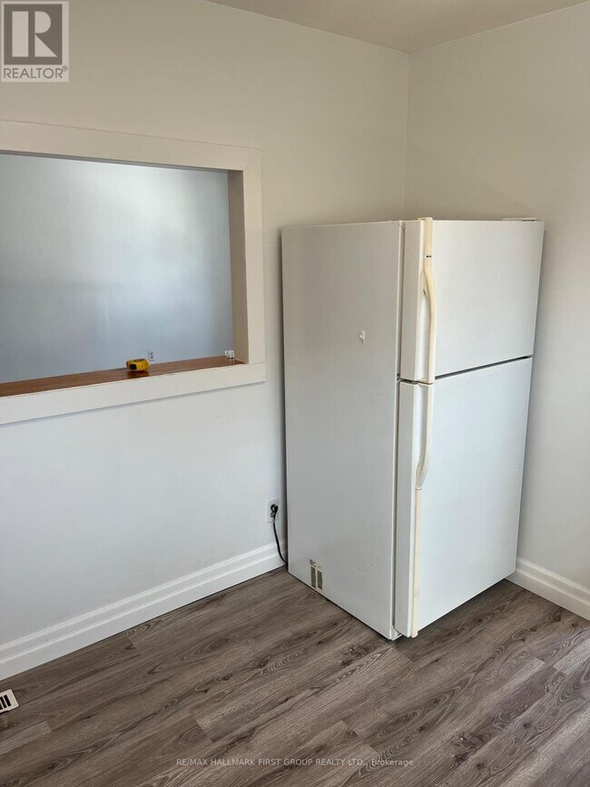 Photo - 780 W Shore Blvd