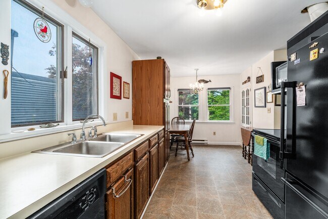 Photo - 12 Longfellow Rd
