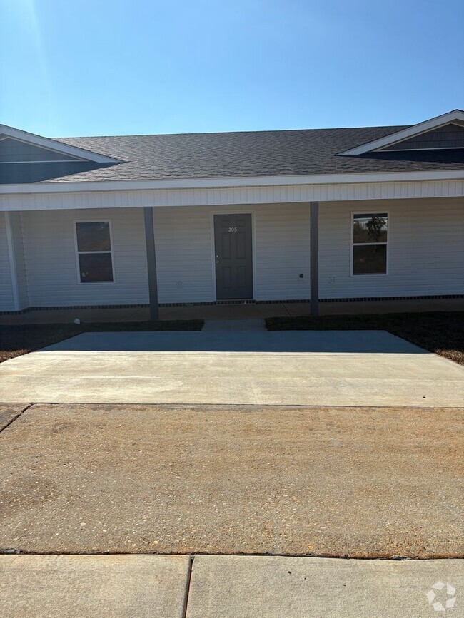 Building Photo - Southern Winds Subdivision!  New Construct... Rental