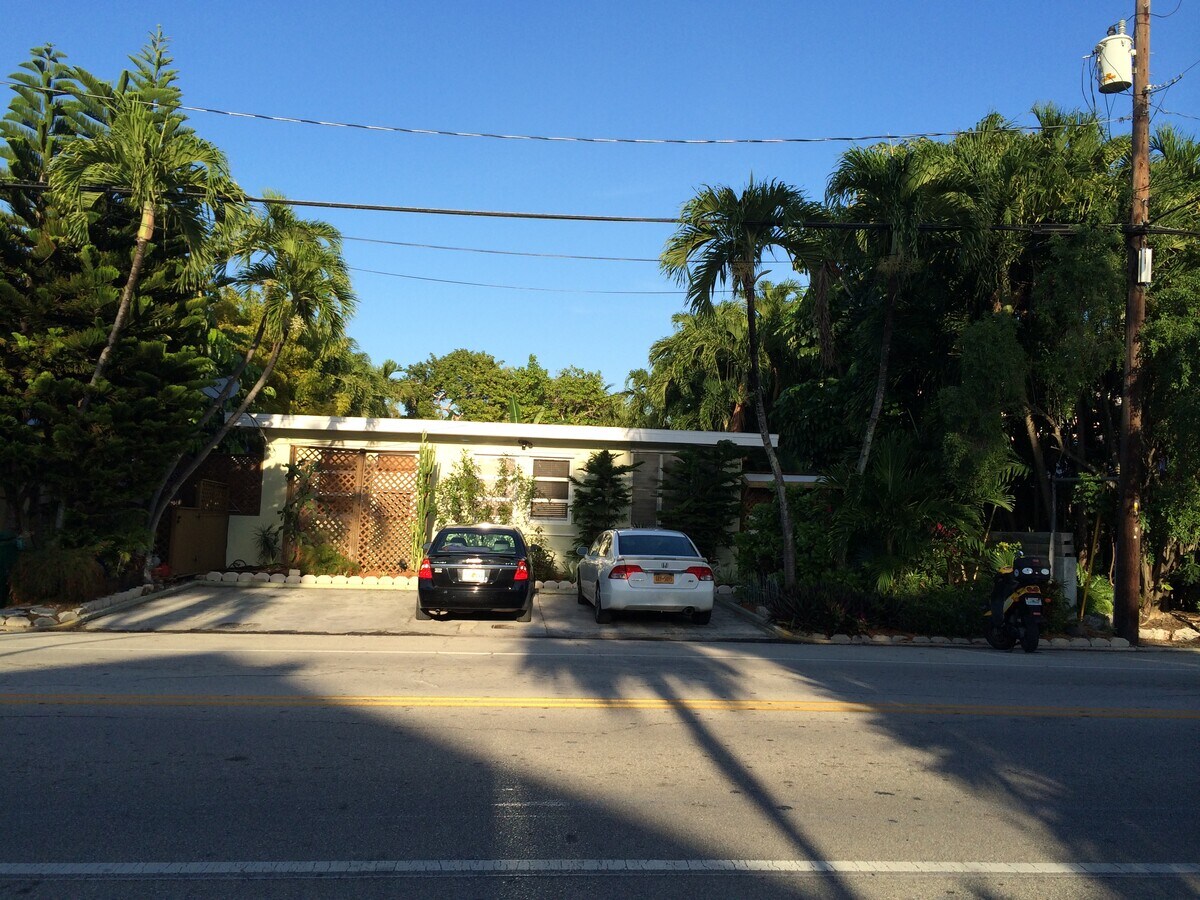 Frente - 1505 White St Unidad Studio