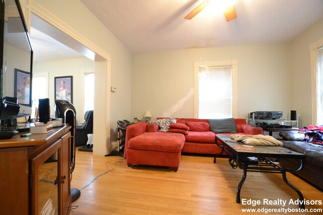 Photo - 318 N Harvard St
