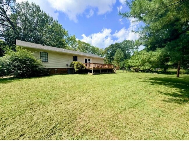 806 Shawnee Way