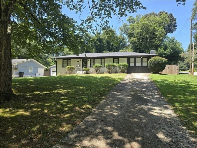 Building Photo - 3305 Flowers Dr