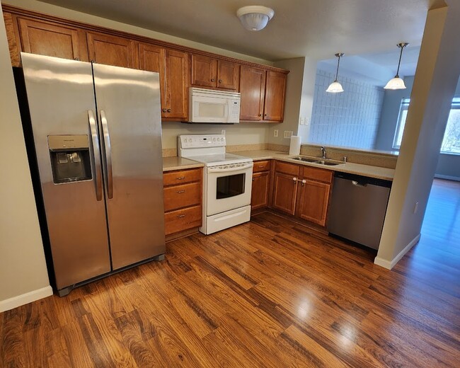 1 kitchen - 400 N Richmond St Unit #311