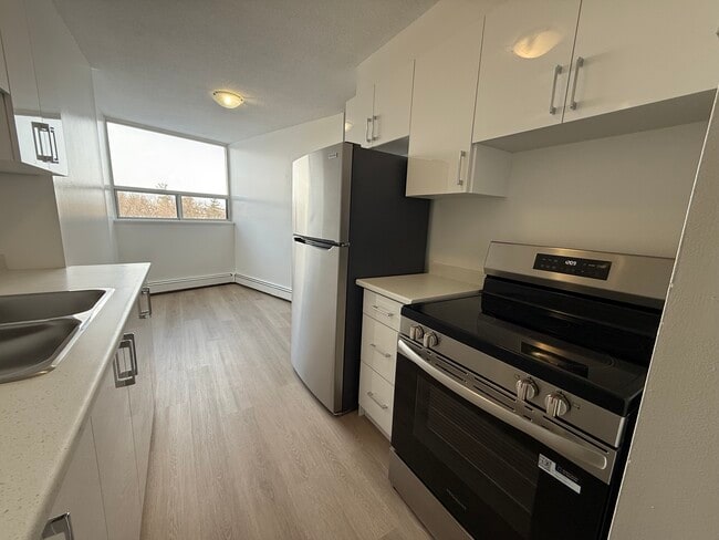 Photo - Wallace Pines II