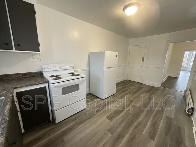 Photo - 932 W Princess St