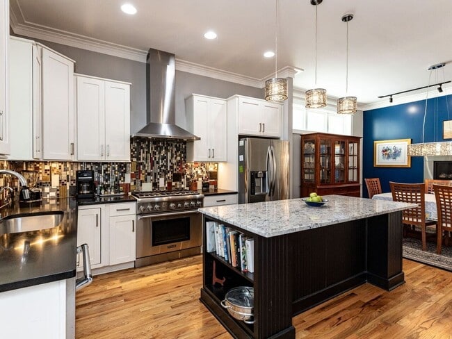 Photo - 1980 Great Ridge Pkwy